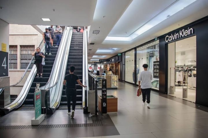 Shopping-corredor-vazio.jpg