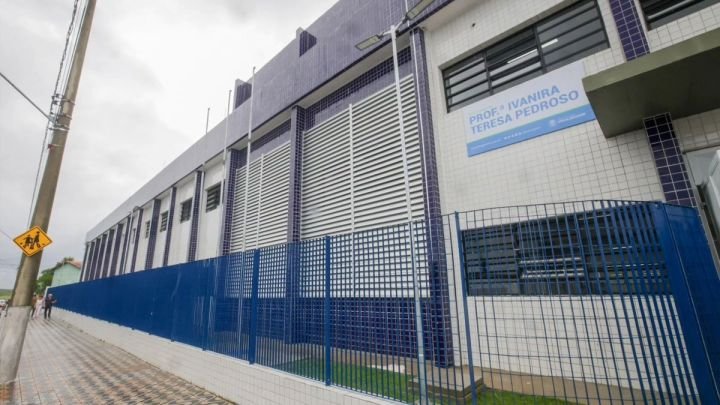escolaa.jpg